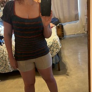 Beautiful vintage sien knit top.